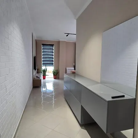 Tirent Apartment-modern Living Apartment *