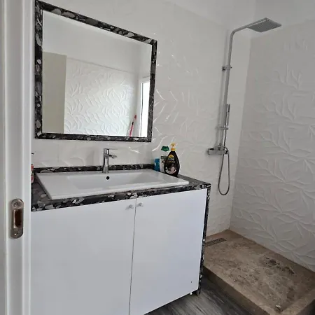 Apartment Tirent Apartment-modern Living